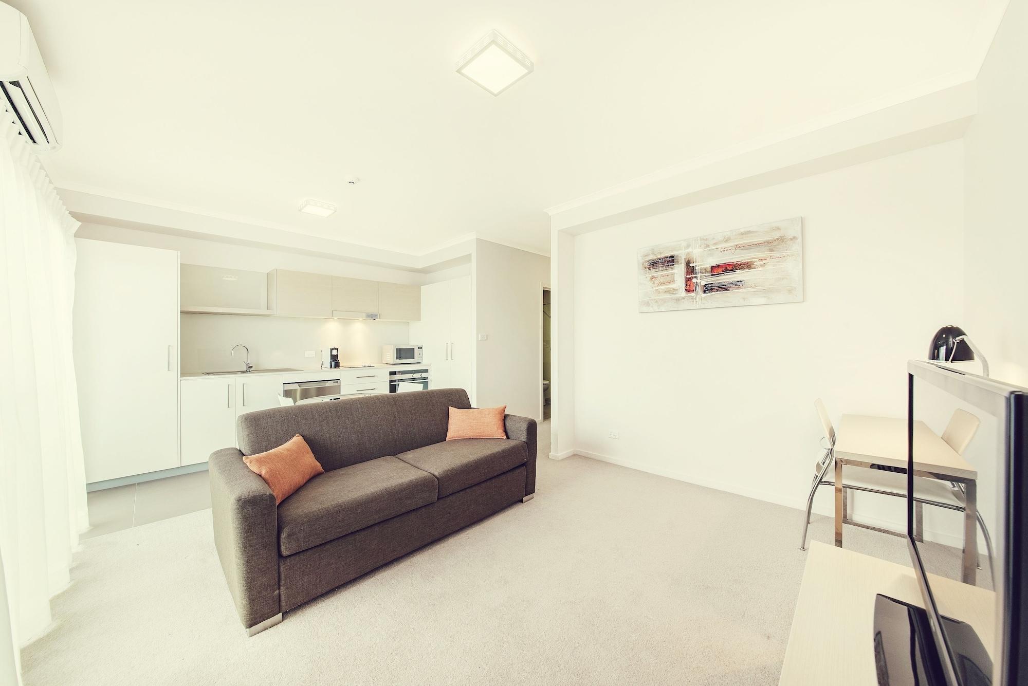 Abode Tuggeranong Aparthotel Canberra Ngoại thất bức ảnh
