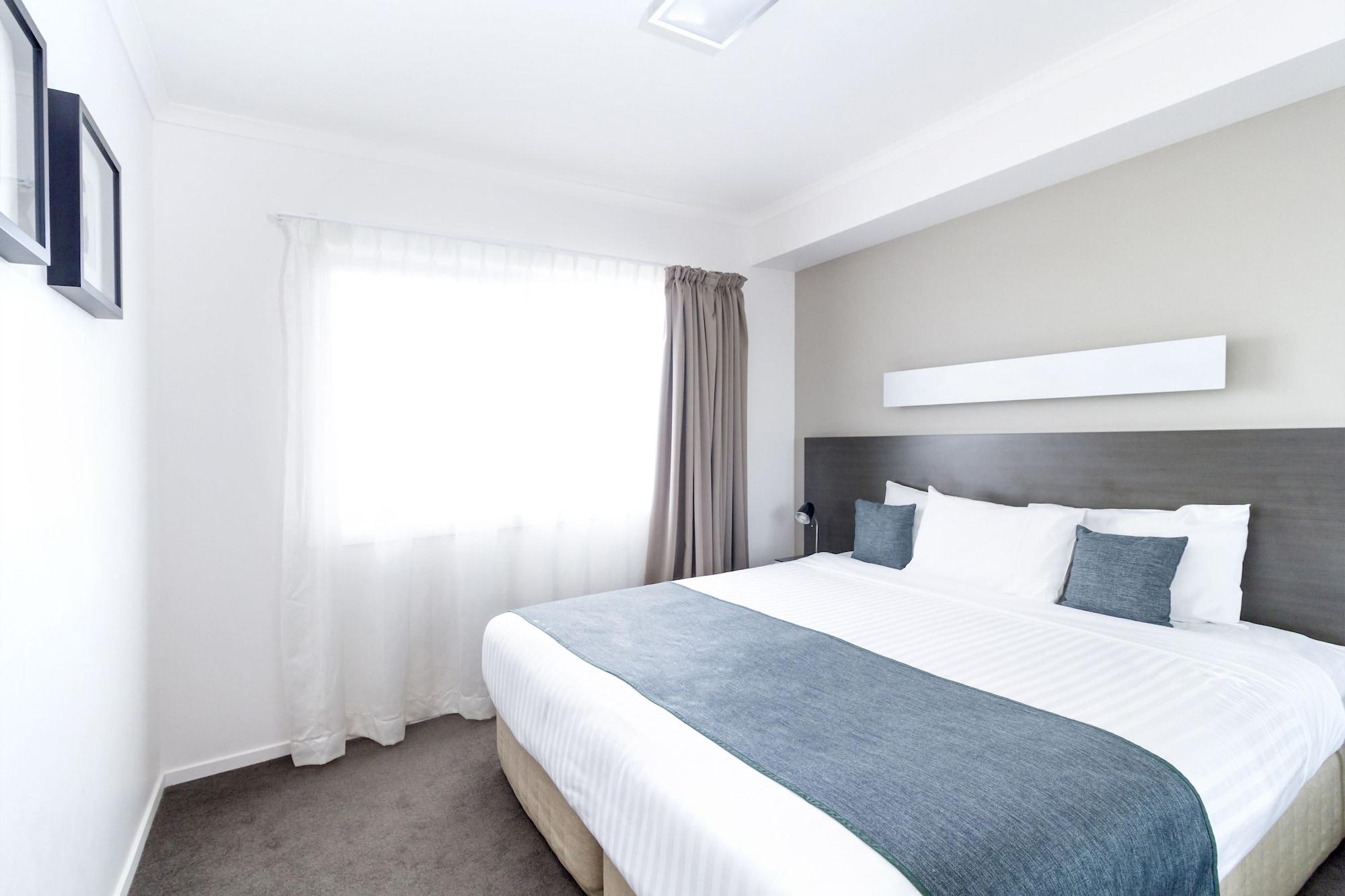Abode Tuggeranong Aparthotel Canberra Ngoại thất bức ảnh