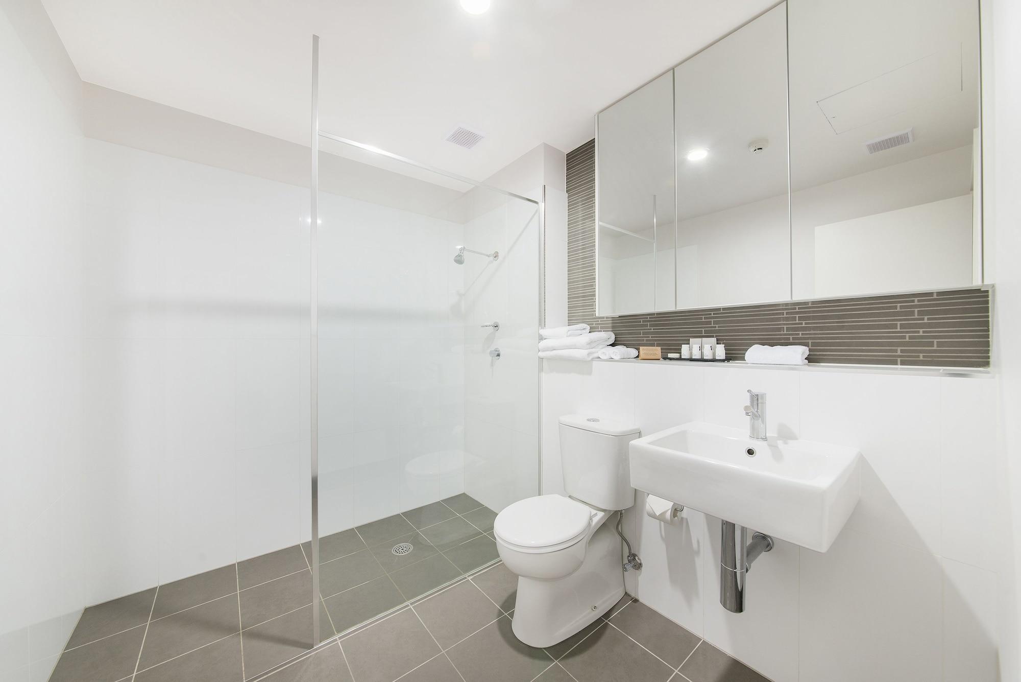Abode Tuggeranong Aparthotel Canberra Ngoại thất bức ảnh