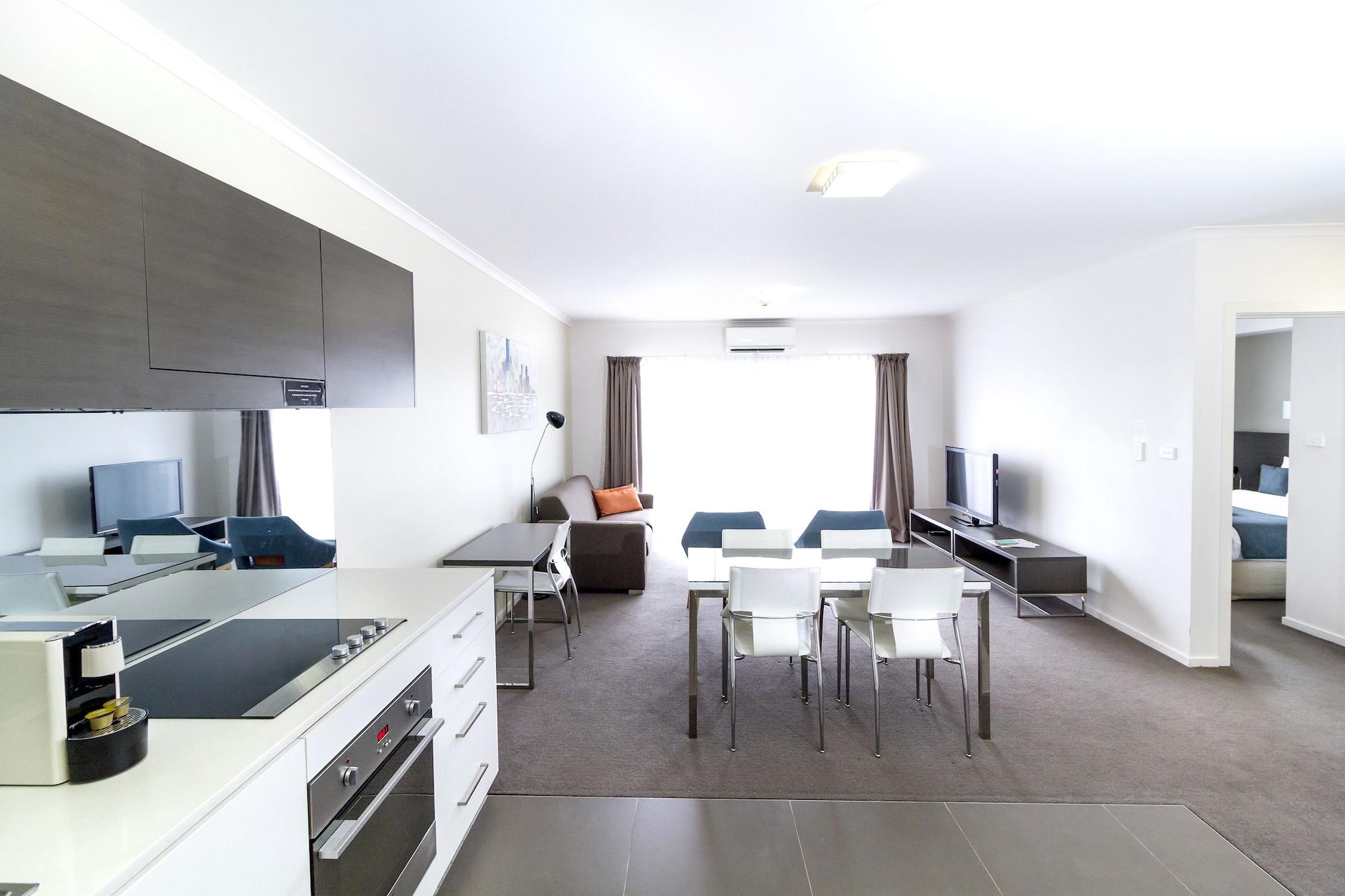 Abode Tuggeranong Aparthotel Canberra Ngoại thất bức ảnh