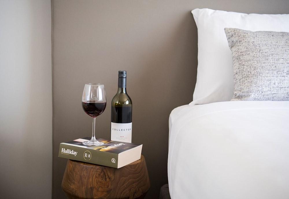 Abode Tuggeranong Aparthotel Canberra Ngoại thất bức ảnh