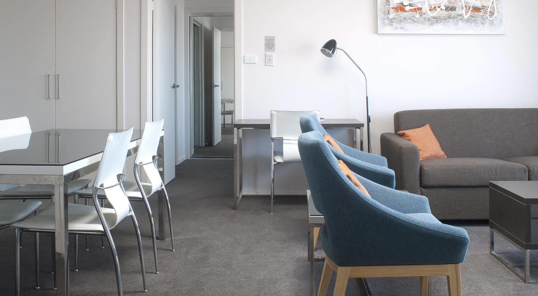 Abode Tuggeranong Aparthotel Canberra Ngoại thất bức ảnh