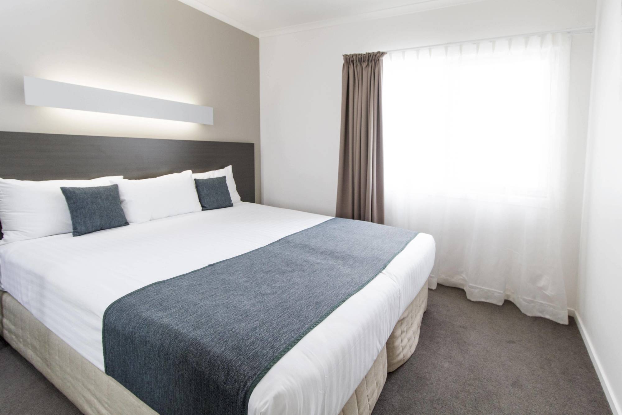 Abode Tuggeranong Aparthotel Canberra Ngoại thất bức ảnh
